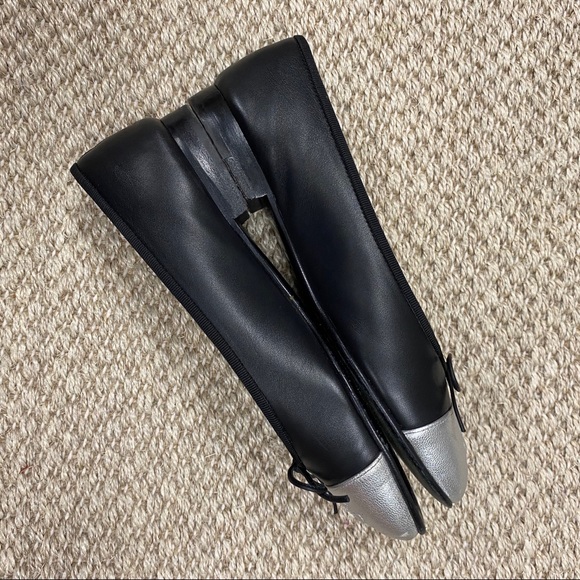 SOLD Authentic Chanel black and silver ballet flats - Picture 8 of 12
